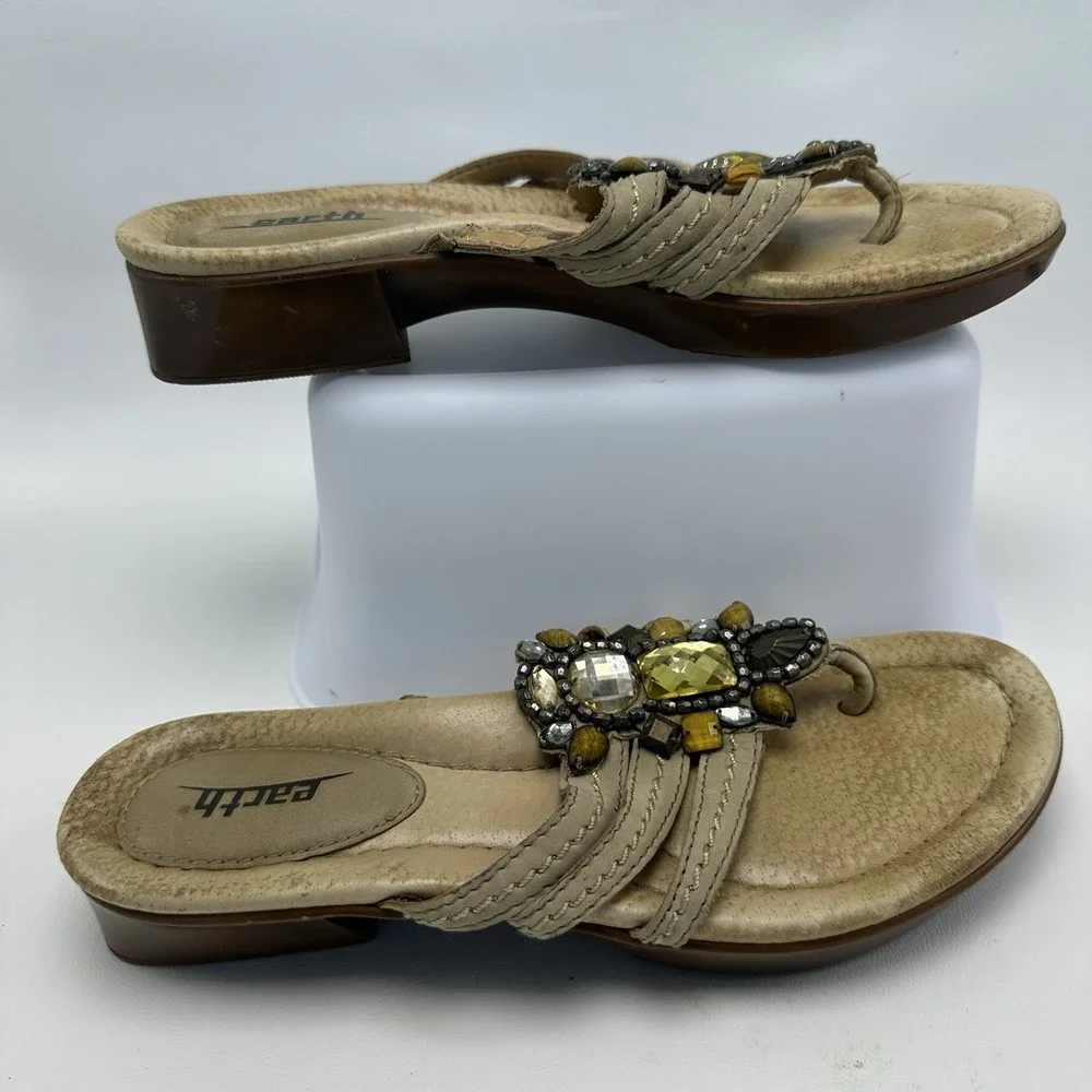 EARTH Saffron Thong Flips Flops Sandals Shoes Women's US Size 8 Jeweled